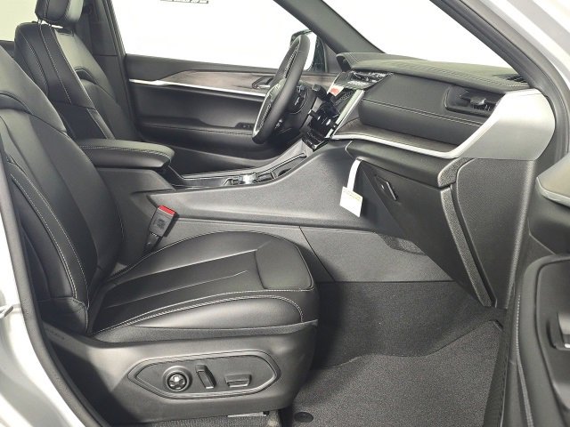 New 2026 Jeep Grand Cherokee Limited image 33