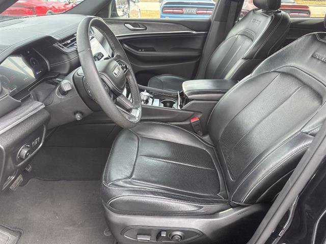 Used 2023 Jeep Grand Cherokee L Overland image 9