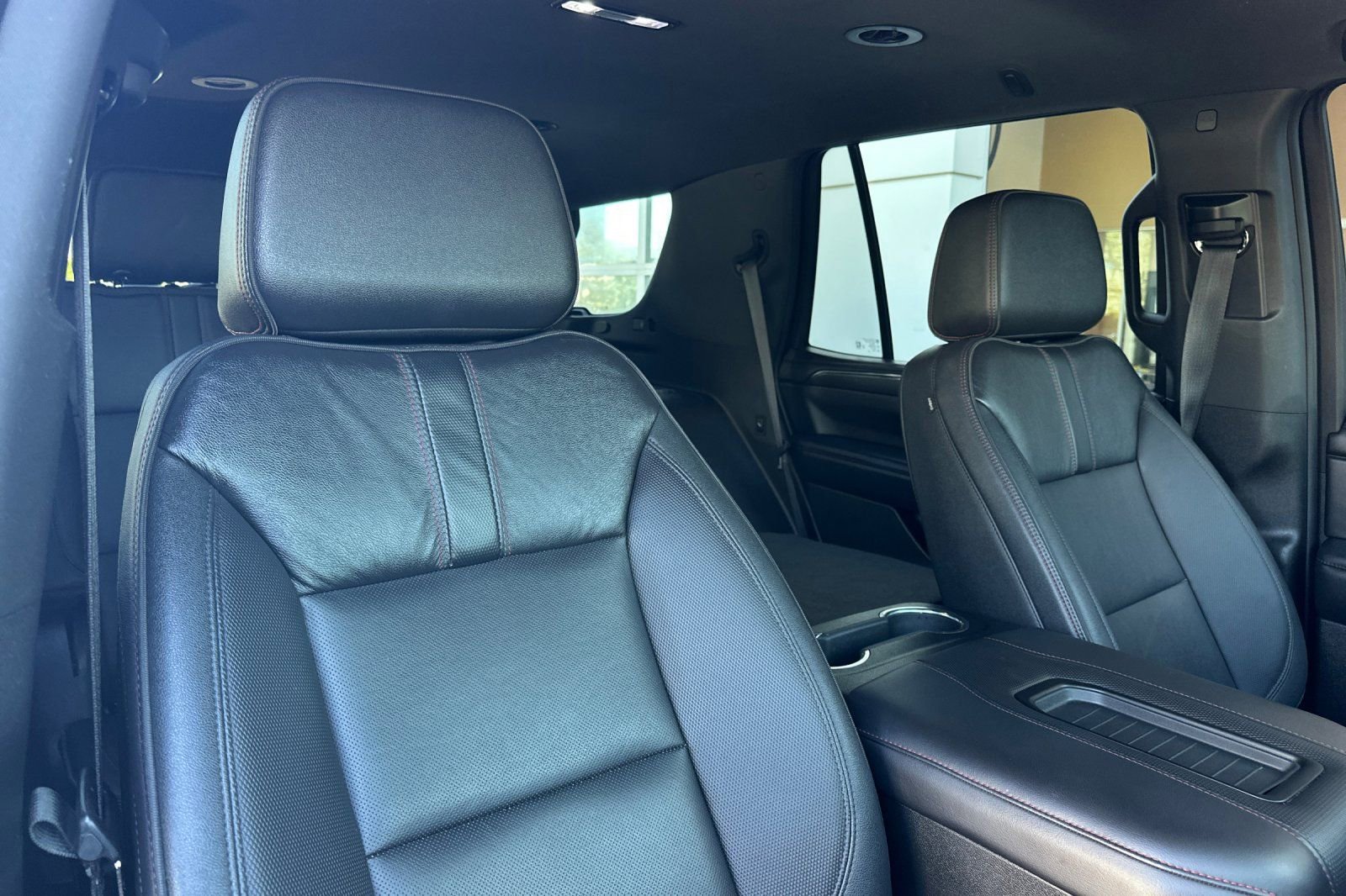 Used 2022 Chevrolet Tahoe RST w/ Luxury Package AWD/4WD image 17