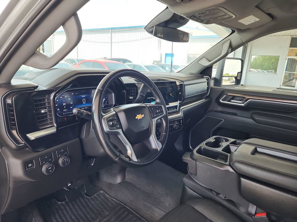 Used 2025 Chevrolet Silverado 2500 LT w/ Convenience Package AWD/4WD image 12