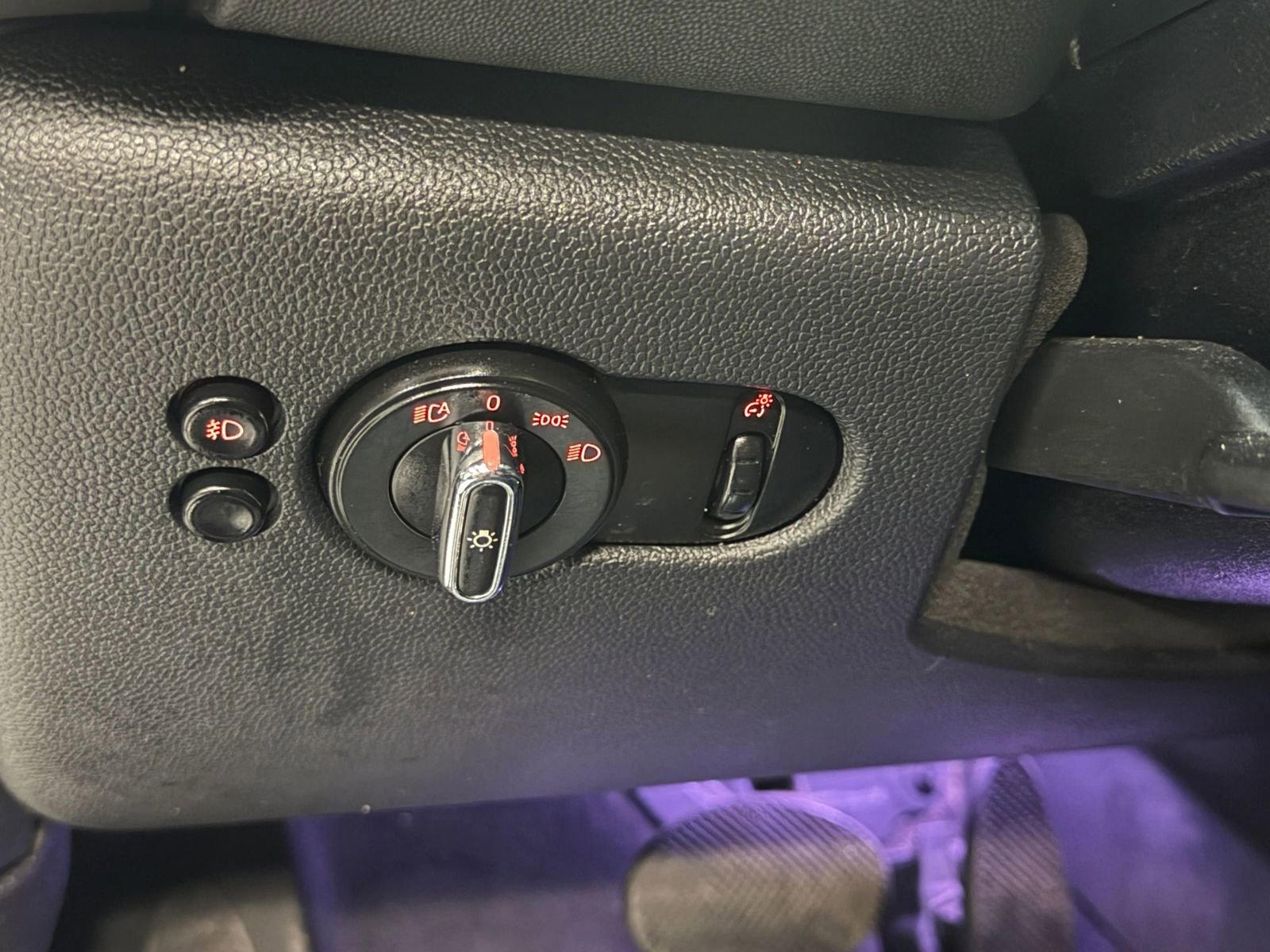 Used 2021 MINI Cooper 4-Door Hardtop image 22