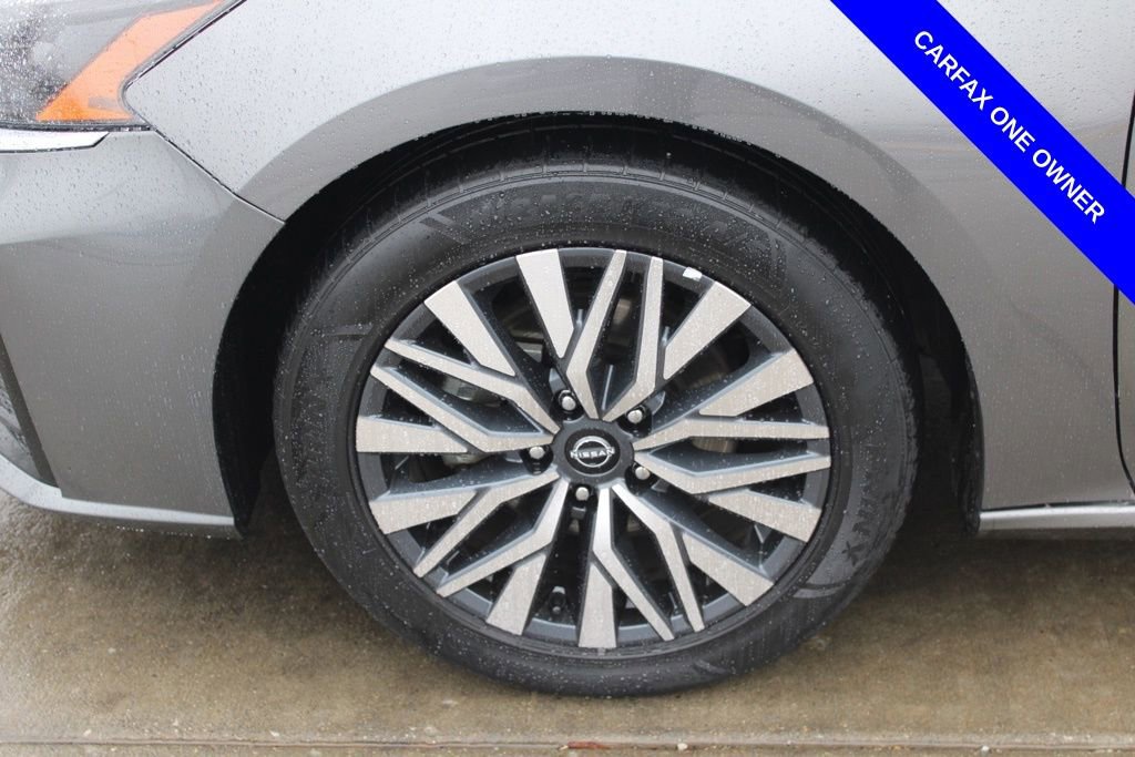 Used 2024 Nissan Altima 2.5 SV image 11