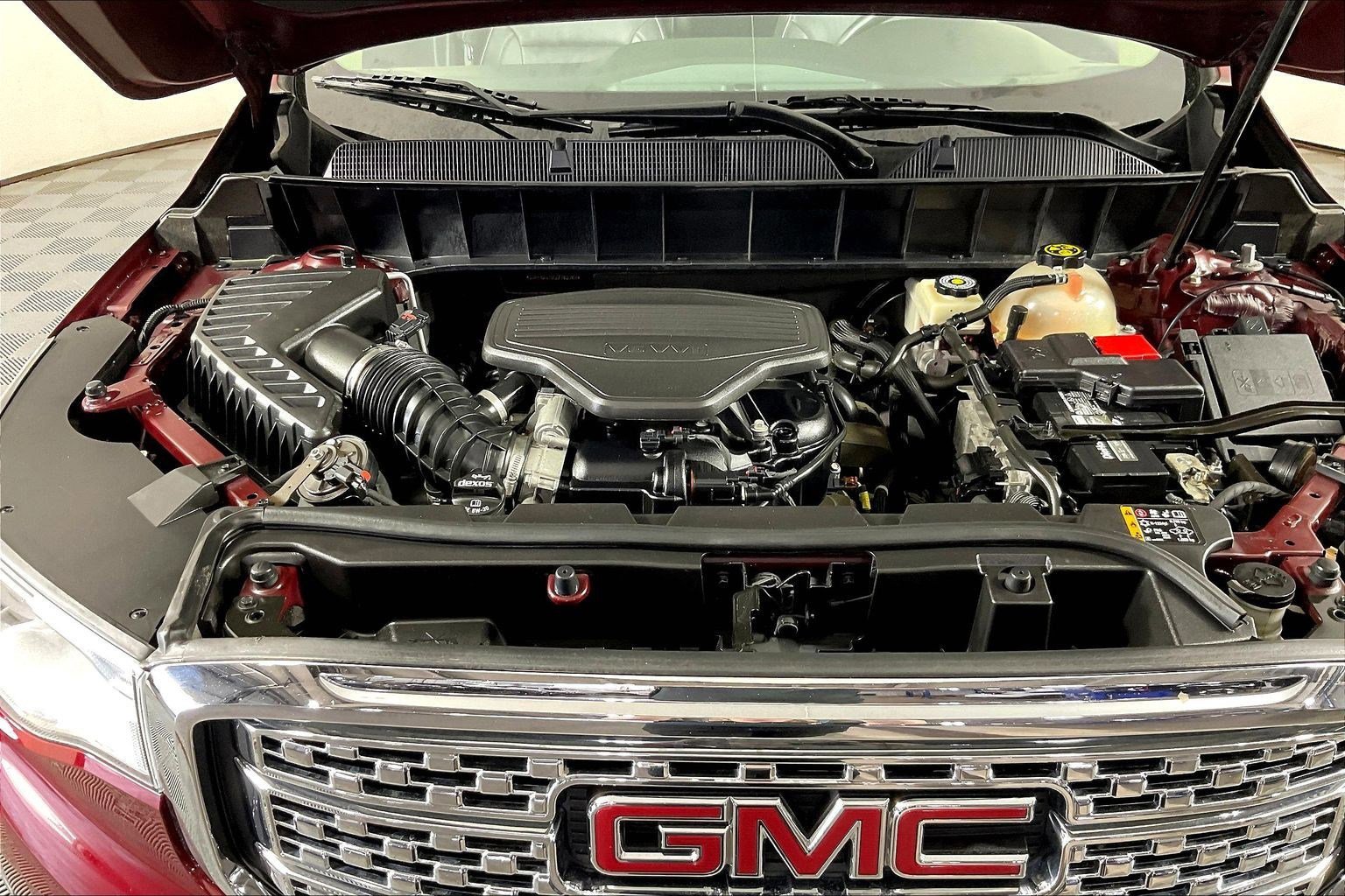 Used 2018 GMC Acadia Denali w/ Technology Package AWD/4WD image 31