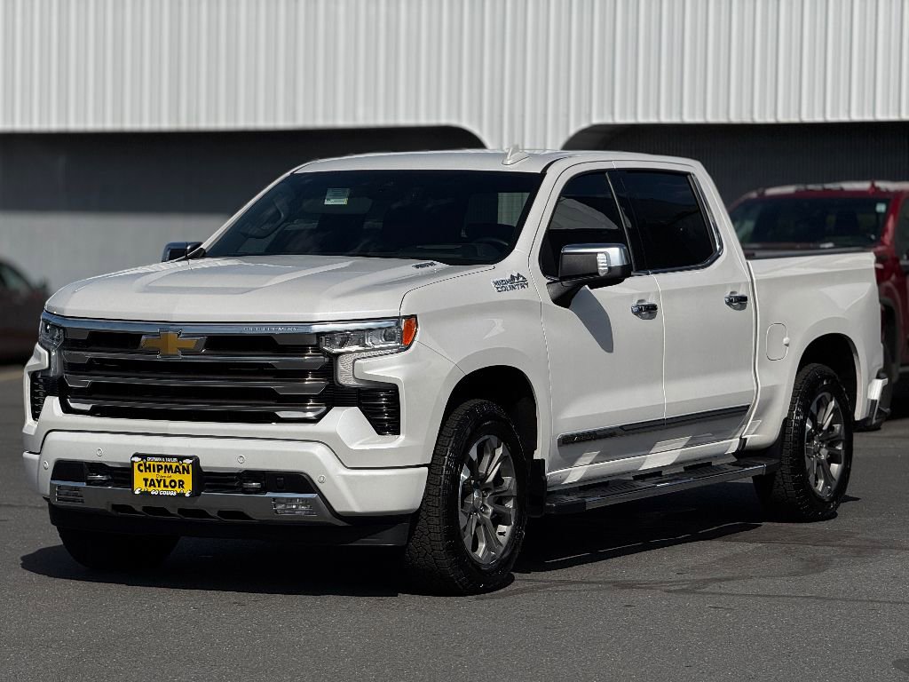 Used 2022 Chevrolet Silverado 1500 High Country w/ Technology Package image 16