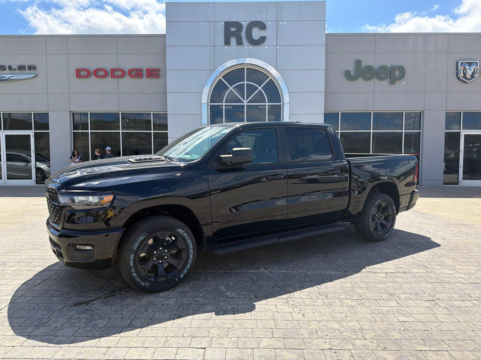 New 2026 RAM 1500 Express AWD/4WD image 4