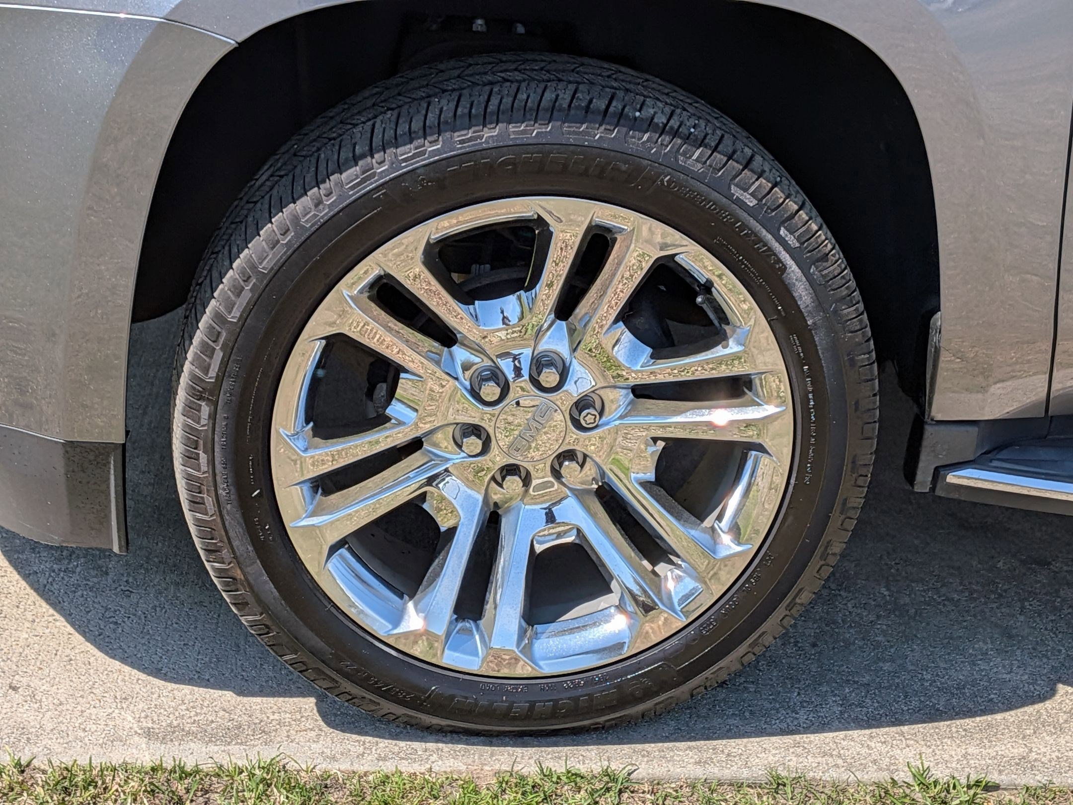 Used 2019 GMC Yukon SLT w/ Premium Edition image 10