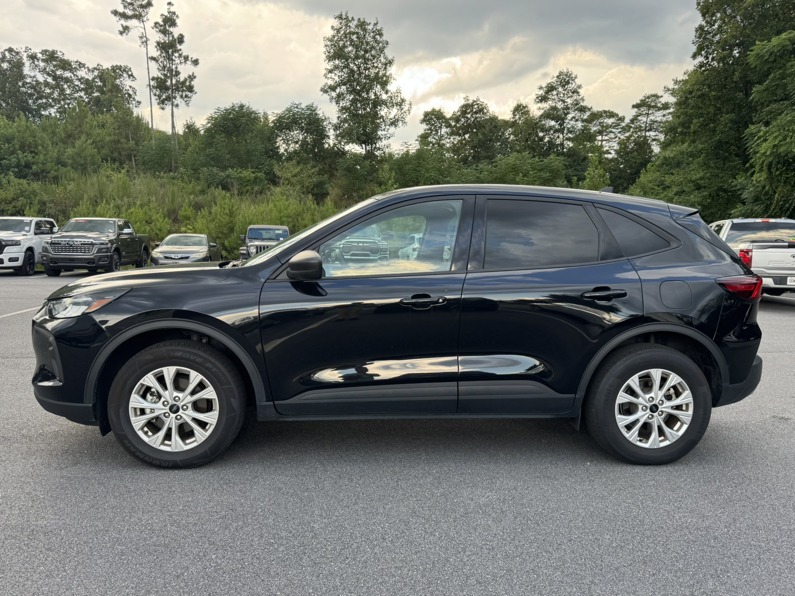 Used 2025 Ford Escape Active AWD/4WD image 8