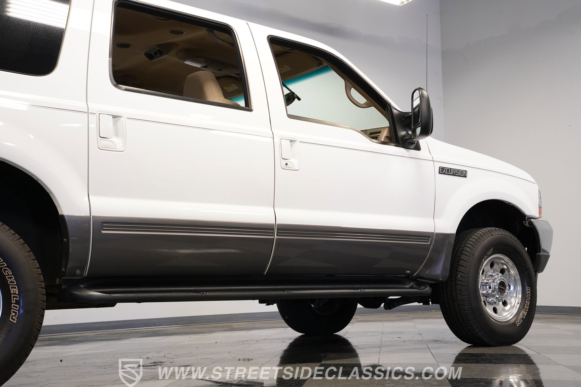 Used 2002 Ford Excursion XLT image 28