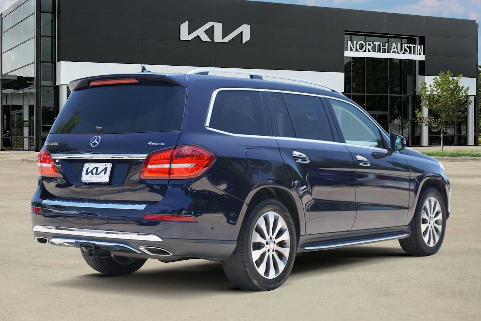 Used 2017 Mercedes-Benz GLS 450 4MATIC w/ Premium Package image 6