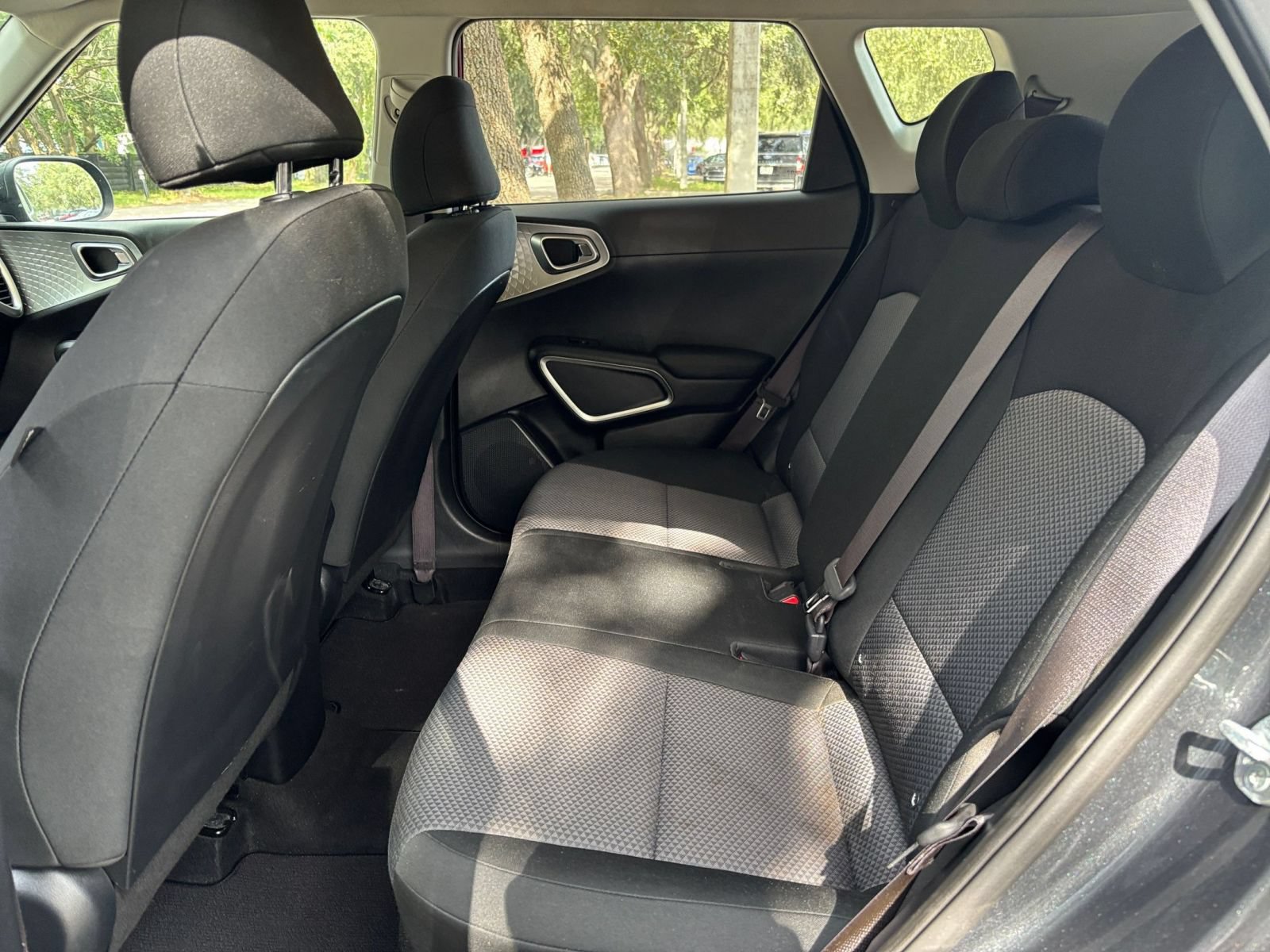 Used 2025 Kia Soul LX w/ LX Technology Package FWD image 36