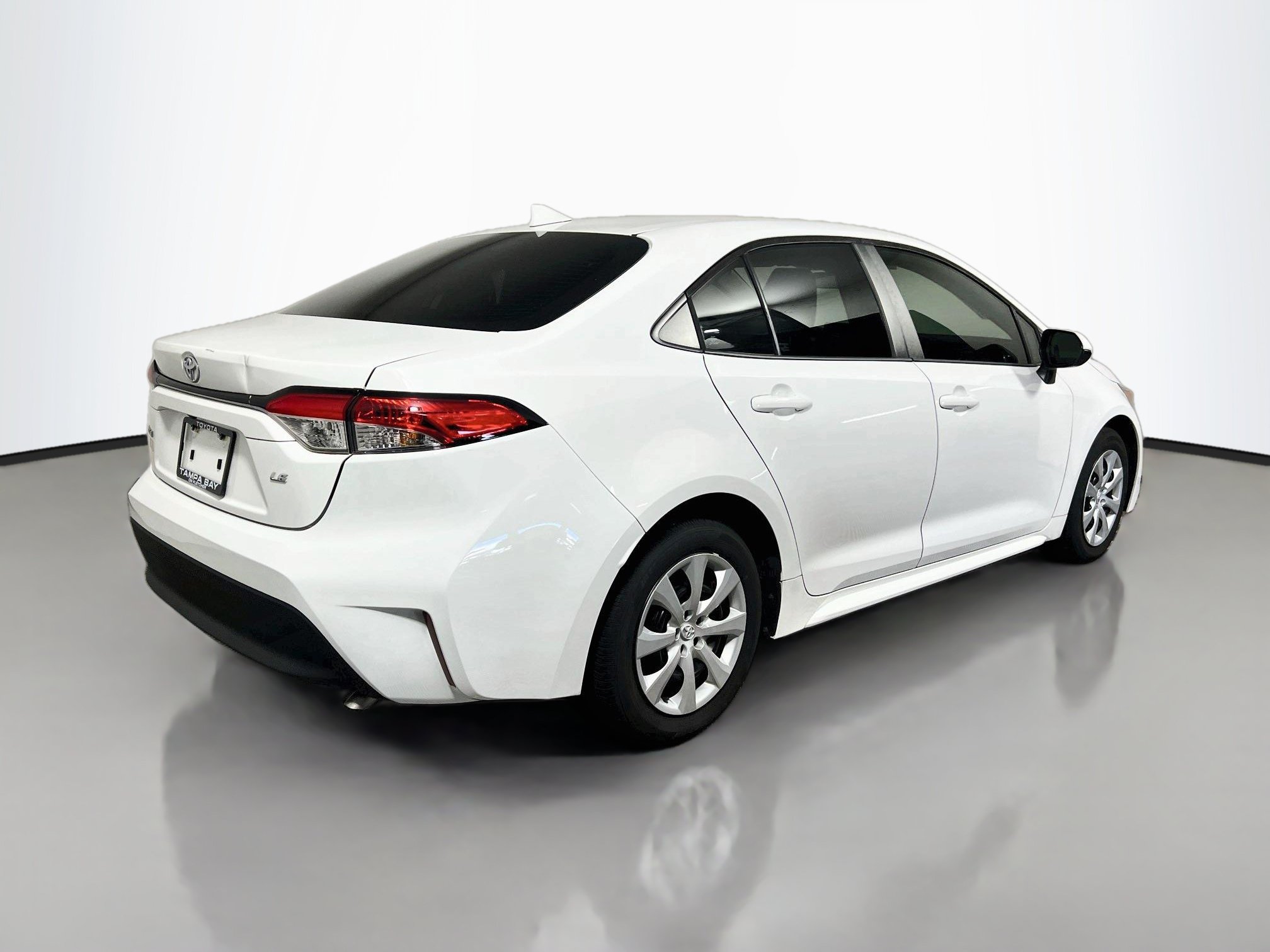 Used 2024 Toyota Corolla LE FWD image 4