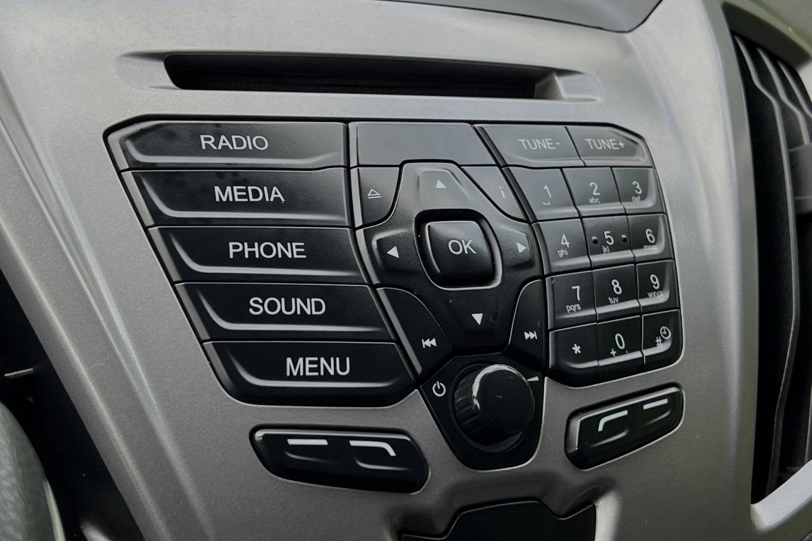 Used 2018 Ford Transit 150 XLT image 19