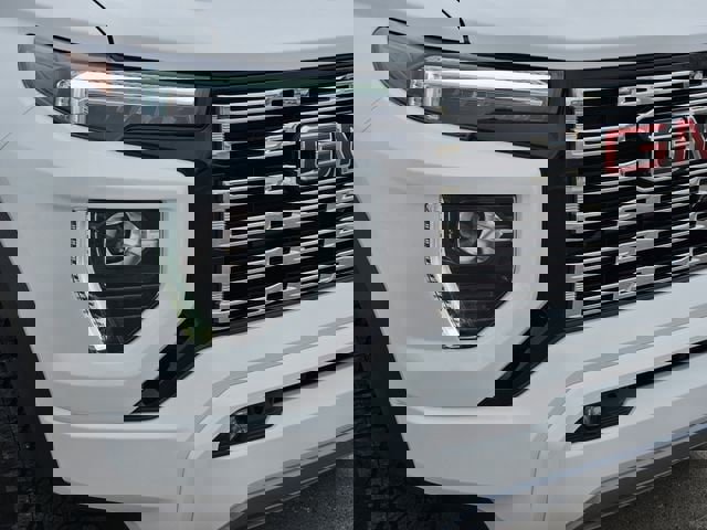 Used 2025 GMC Canyon Denali image 8