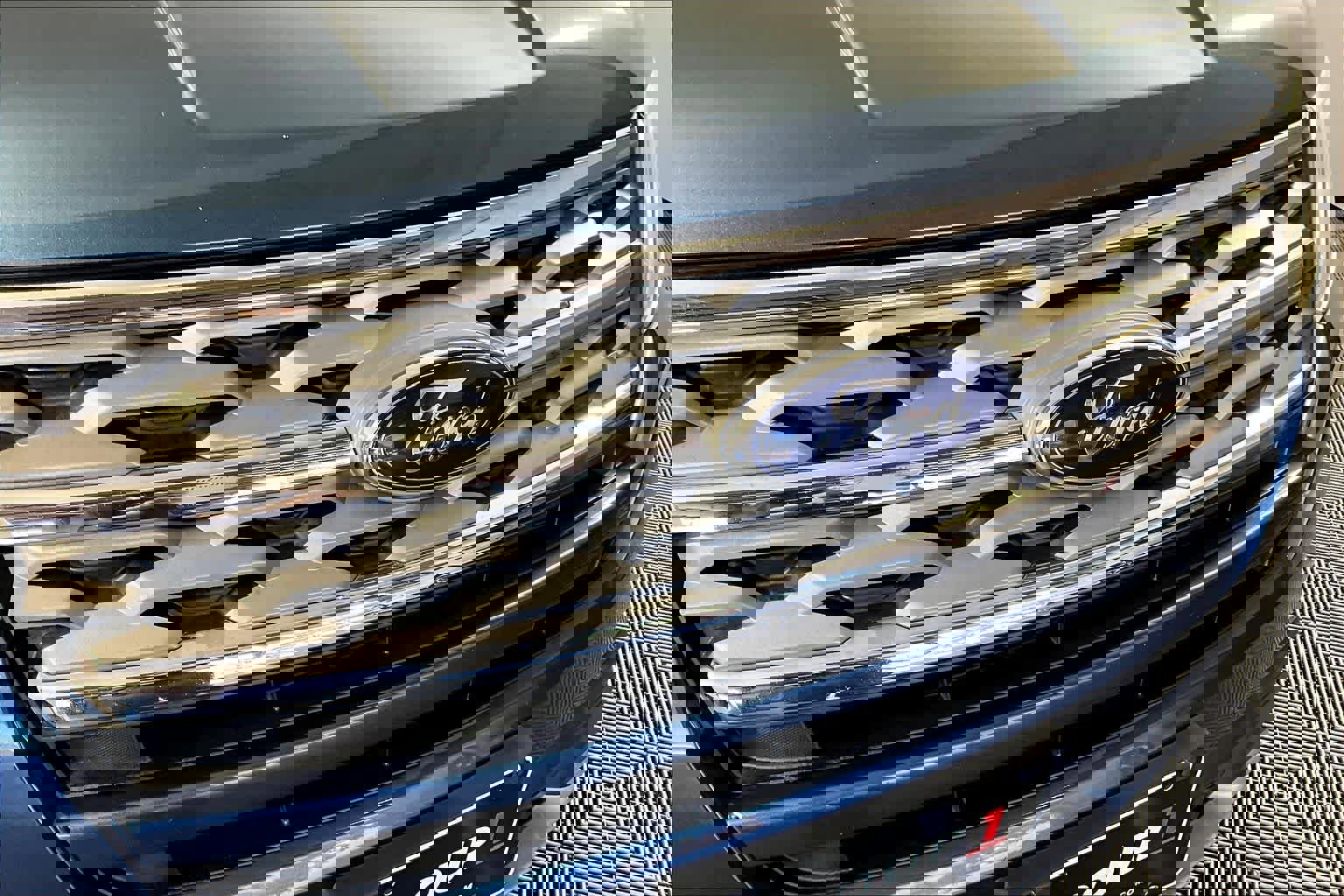 Used 2018 Ford Explorer XLT image 29