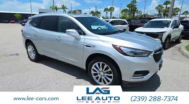 Used 2020 Buick Enclave Essence w/ Sound and Sites Package FWD image 4