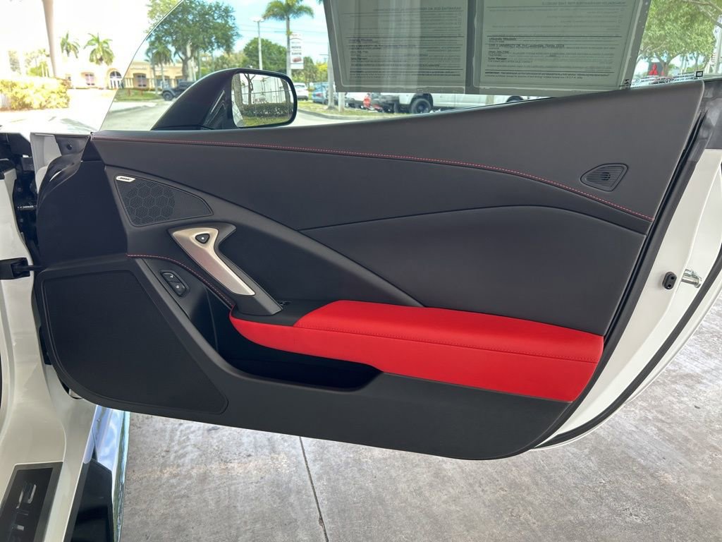 Used 2015 Chevrolet Corvette Z06 w/ 3LZ Preferred Equipment Group image 24