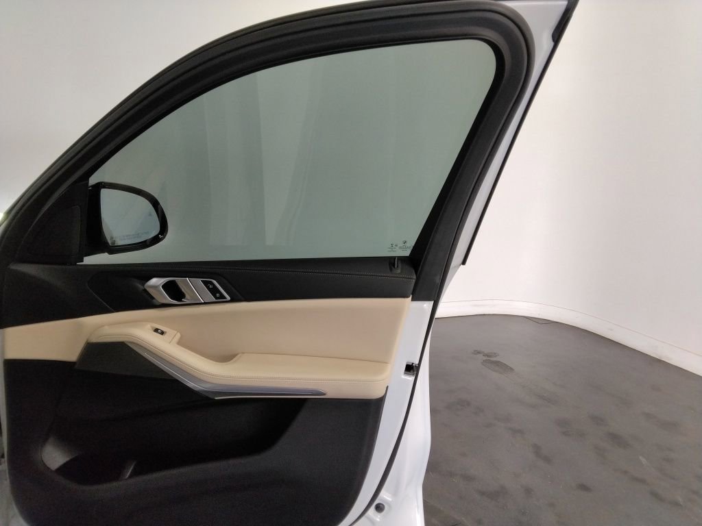 Used 2022 BMW X5 xDrive40i w/ Executive Package image 43