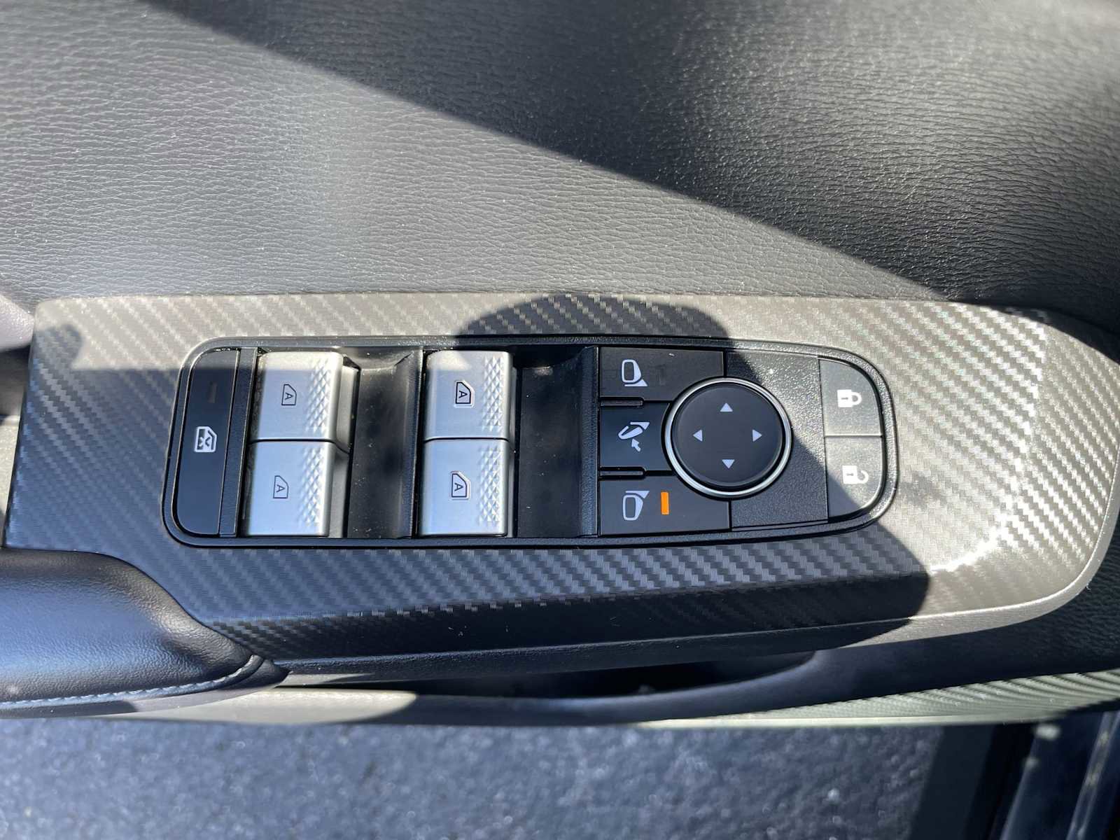 Used 2024 Mitsubishi Outlander SE image 15