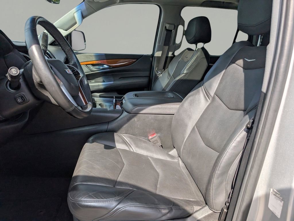 Used 2019 Cadillac Escalade Luxury image 18