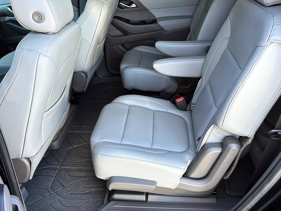 Used 2019 Chevrolet Traverse LT w/ LT Premium Package FWD image 12