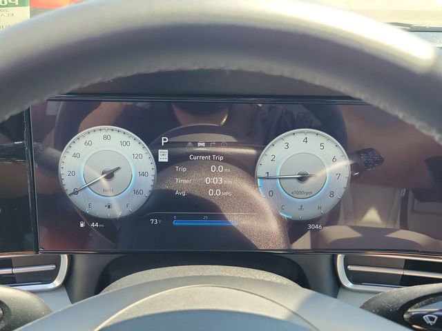 Used 2025 Hyundai Elantra Limited image 9