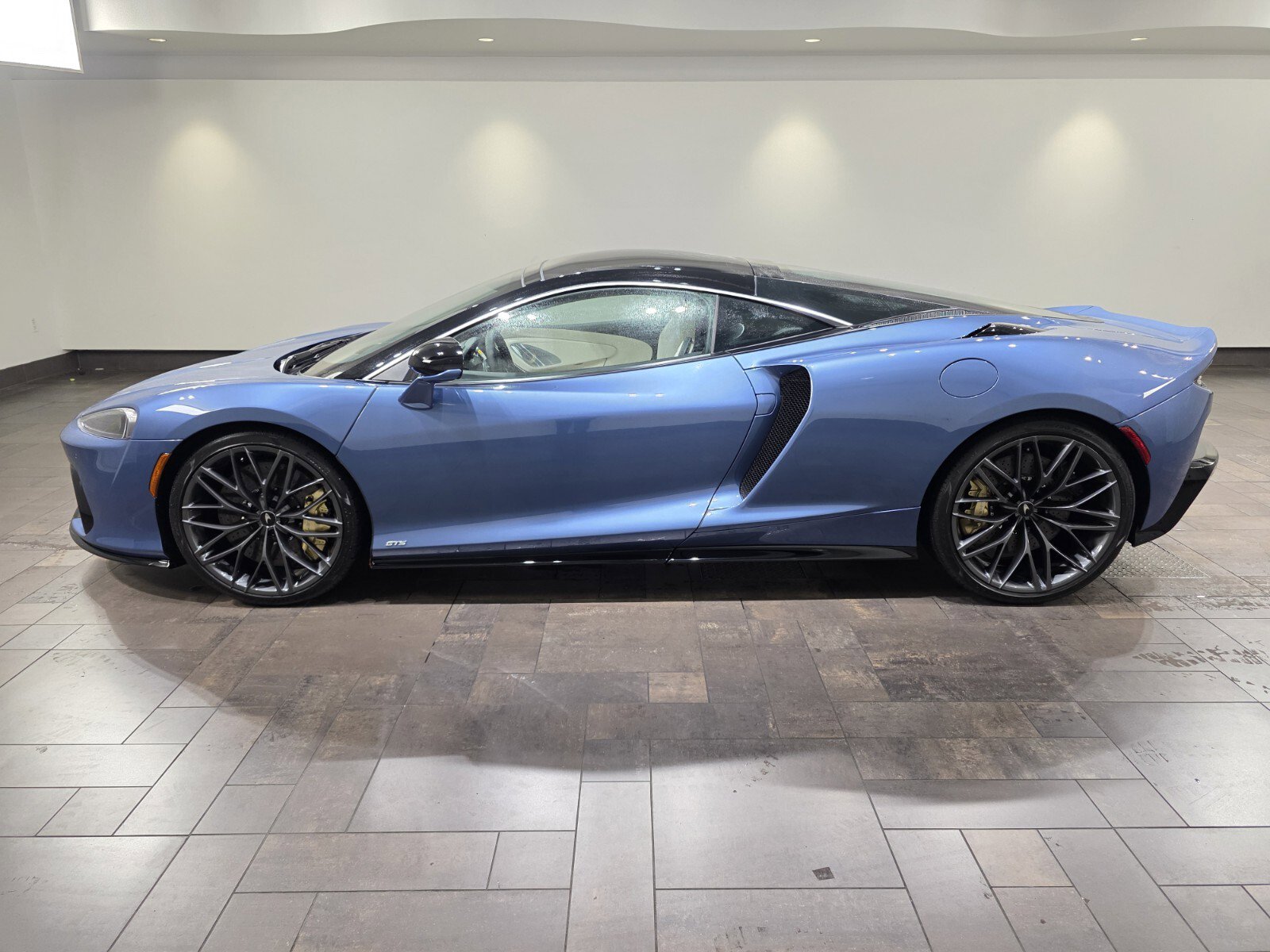 New 2026 McLaren GTS RWD image 3