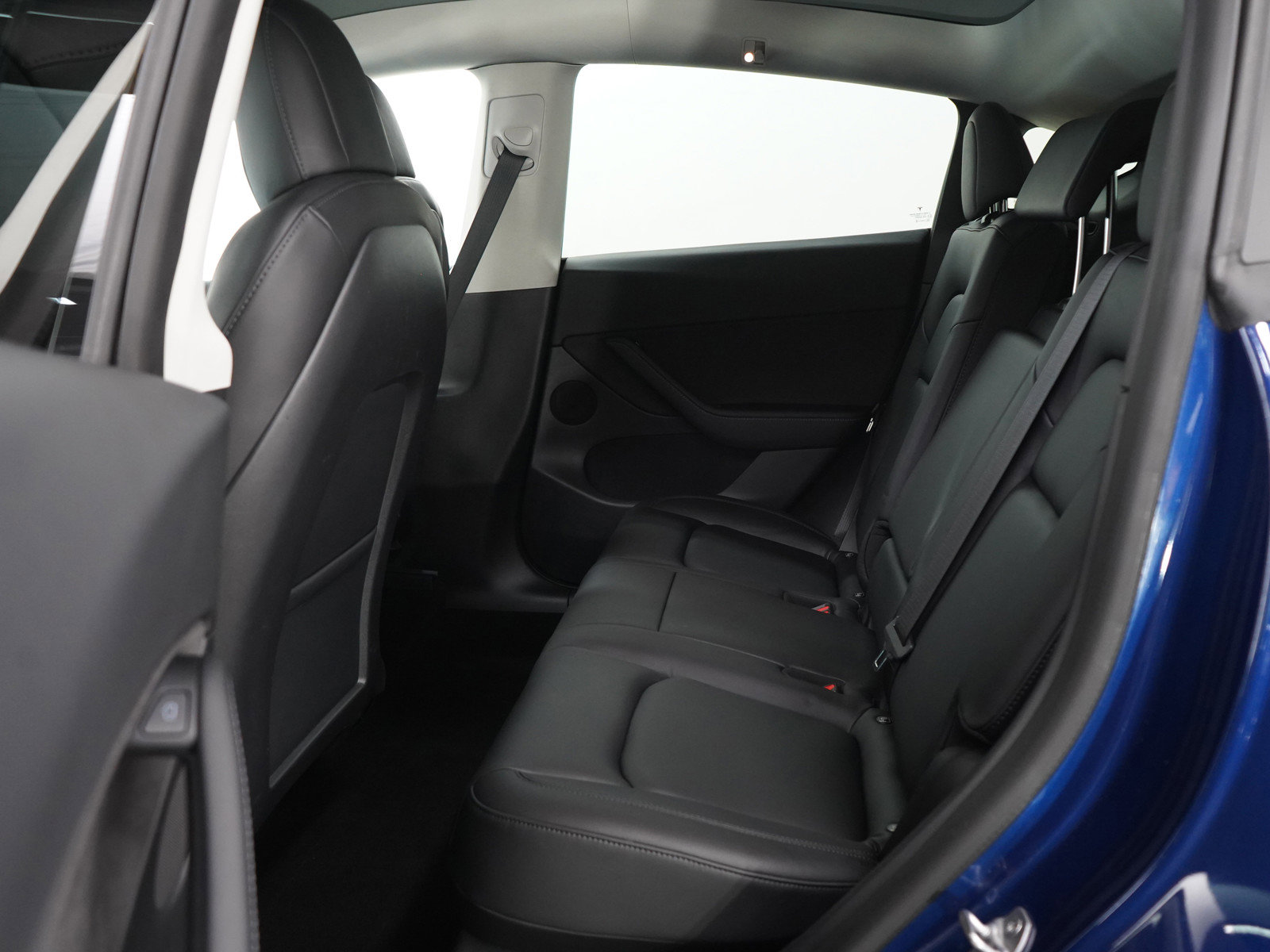 Used 2022 Tesla Model Y Long Range image 14