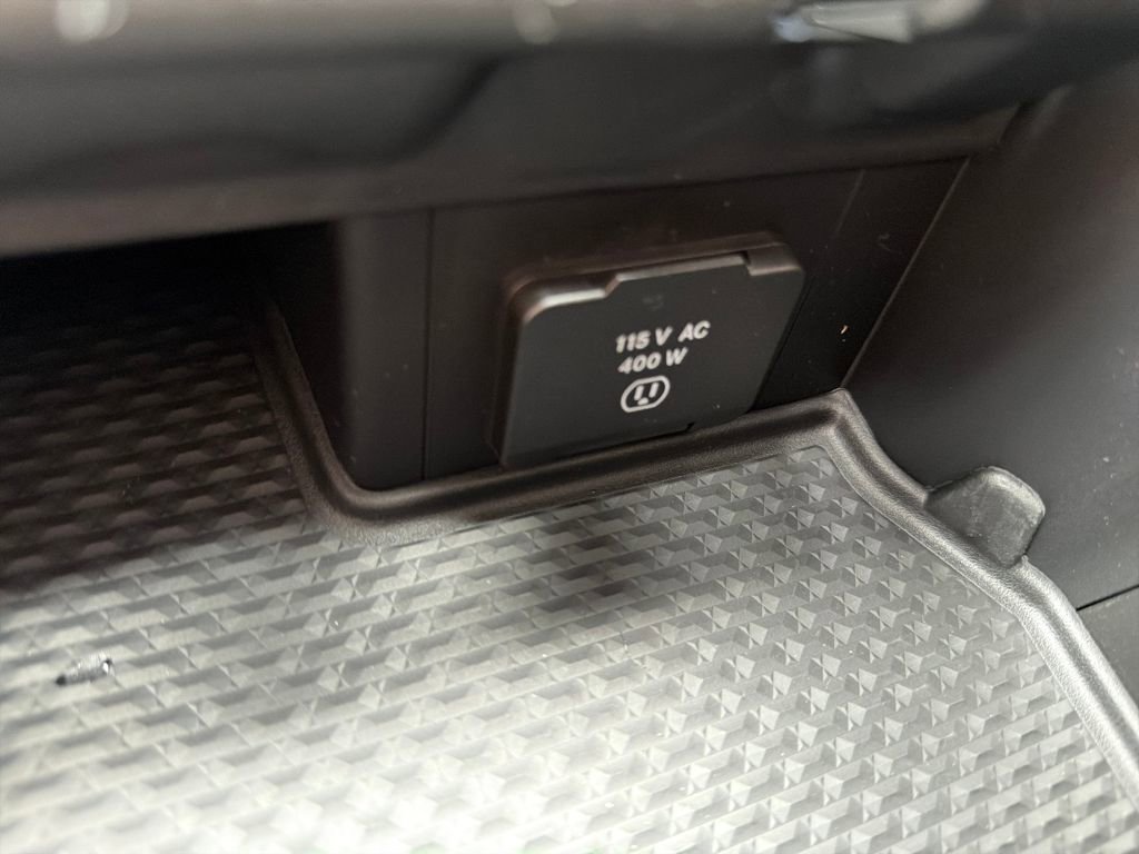 New 2026 RAM 1500 Laramie w/ Night Edition AWD/4WD image 33