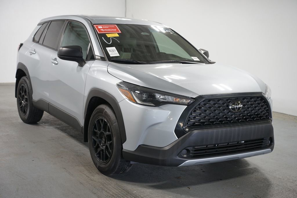 Used 2023 Toyota Corolla Cross L FWD image 3