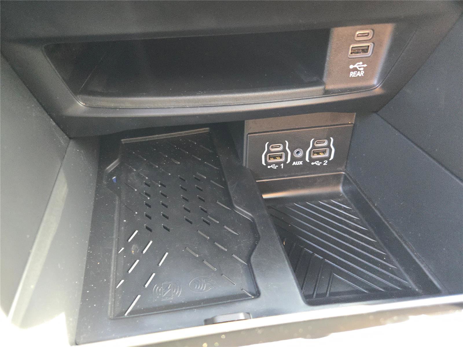 Certified 2025 Chrysler Pacifica Premium image 34