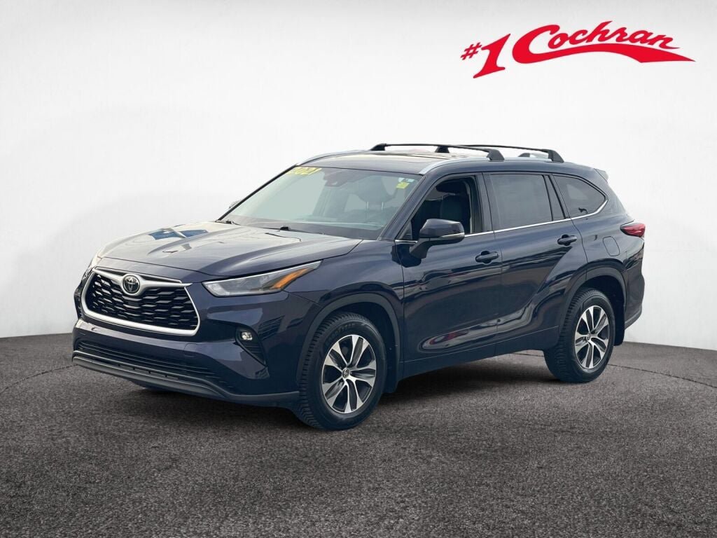 Used 2021 Toyota Highlander XLE AWD/4WD image 40