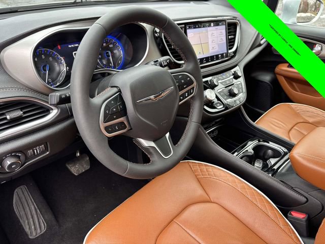 Used 2024 Chrysler Pacifica Pinnacle w/ Trailer Tow Group image 9