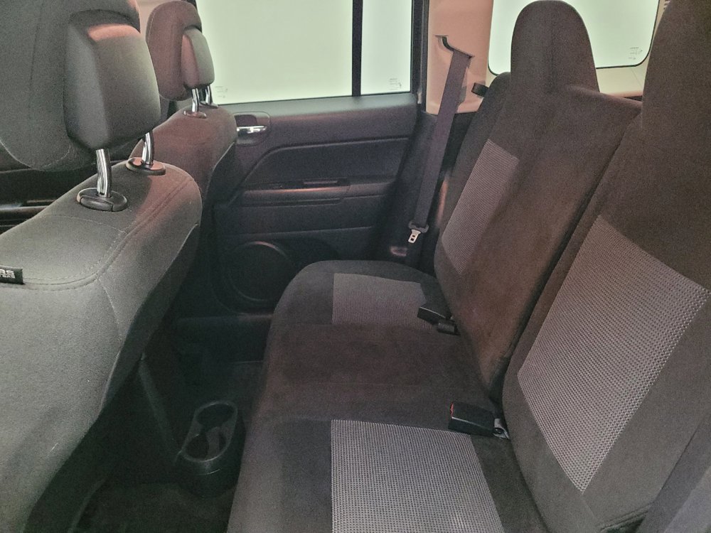 Used 2017 Jeep Patriot Latitude FWD image 18