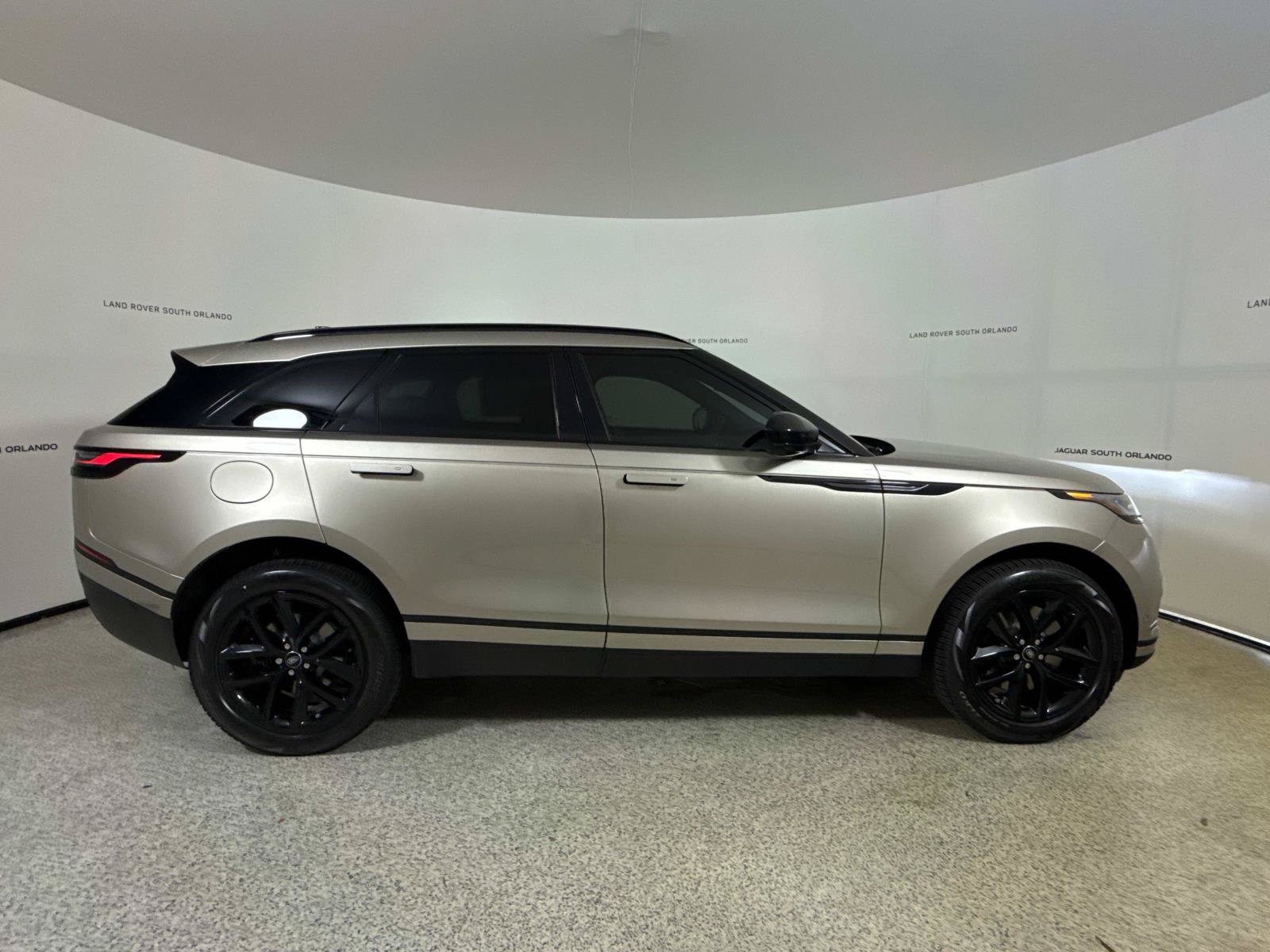New 2026 Land Rover Range Rover Velar S AWD/4WD image 6
