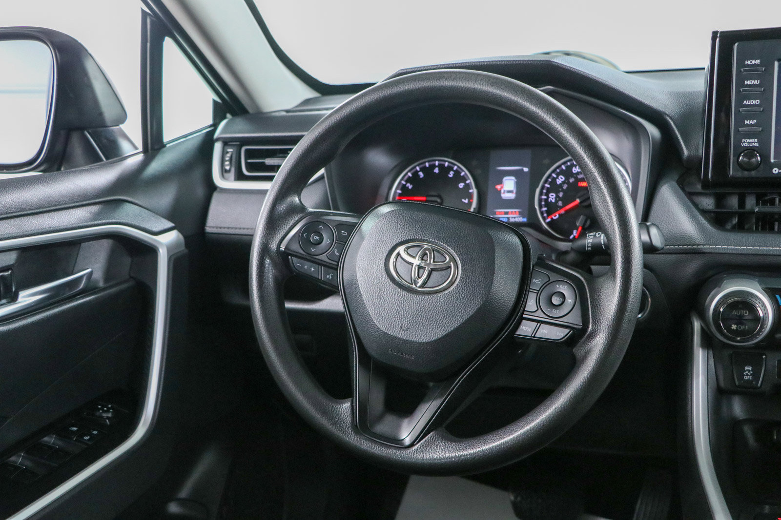 Used 2022 Toyota RAV4 XLE FWD image 12