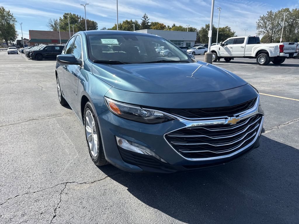 Used 2025 Chevrolet Malibu LT image 4