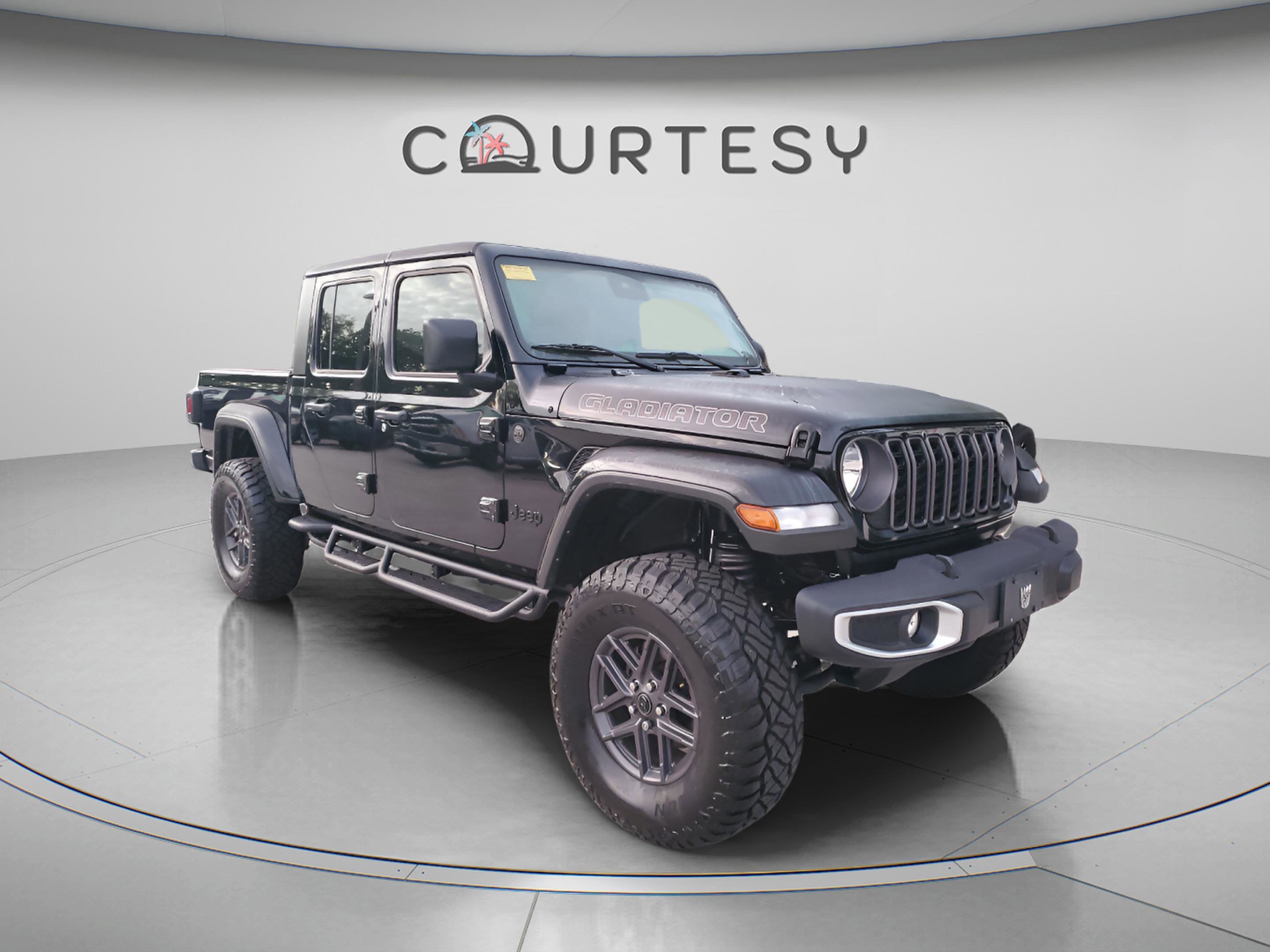 Used 2024 Jeep Gladiator Sport image 4
