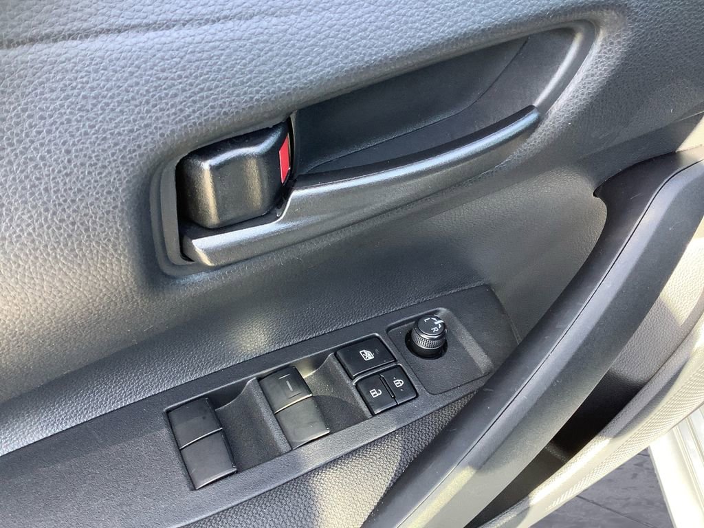 Used 2025 Toyota Corolla LE image 11