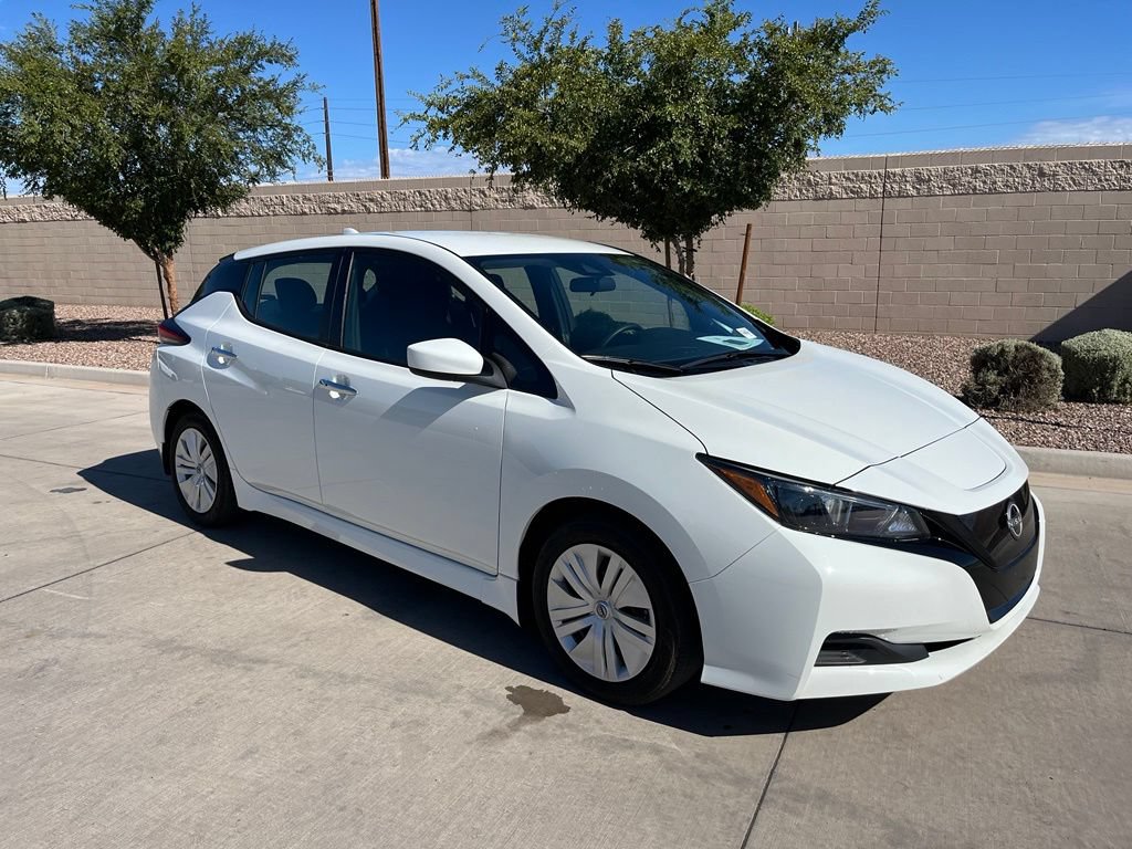 Used 2025 Nissan Leaf S FWD image 5