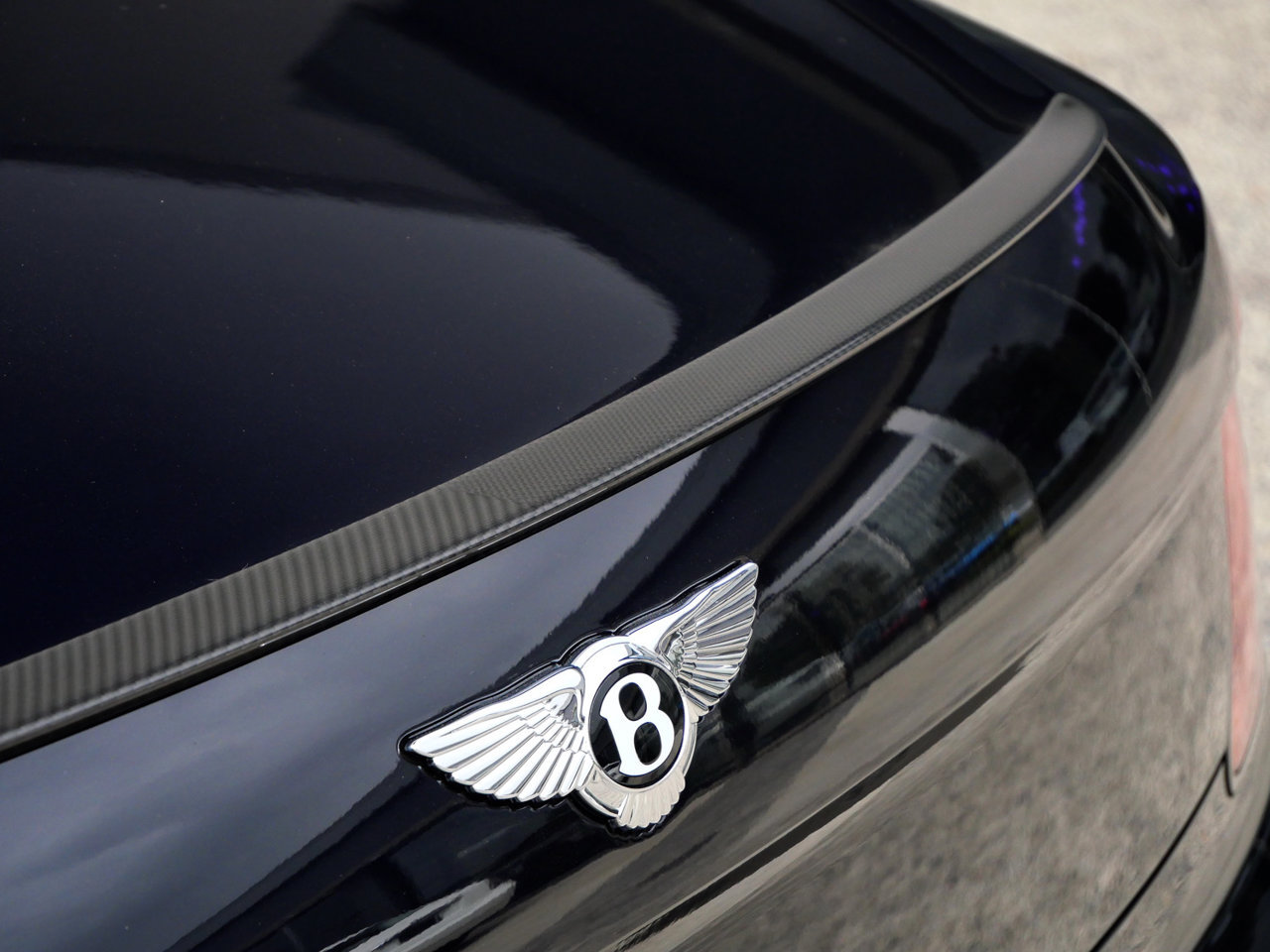 Used 2025 Bentley Flying Spur Plug-In Hybrid AWD/4WD image 11