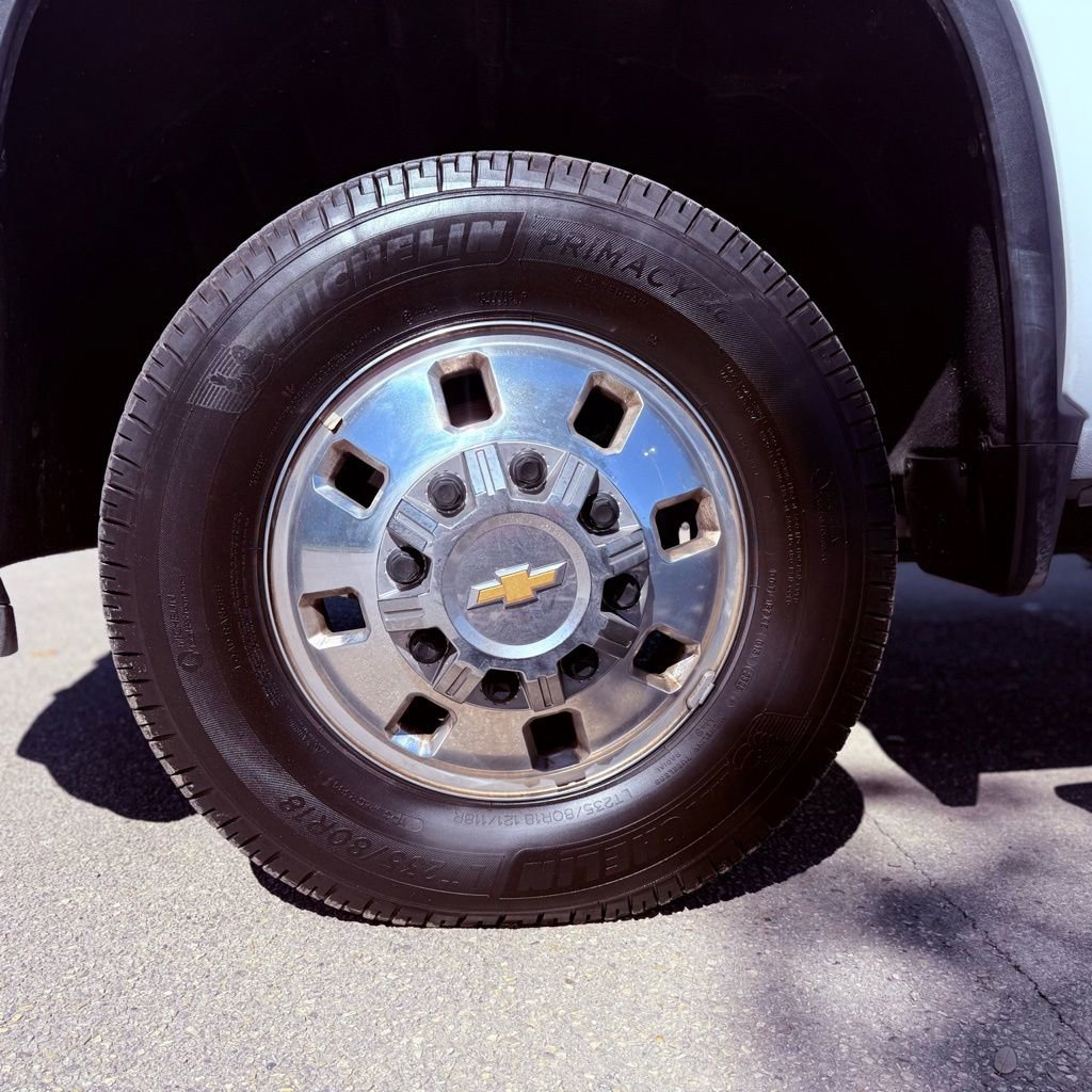 Used 2025 Chevrolet Silverado 3500 LT w/ Safety Package image 34