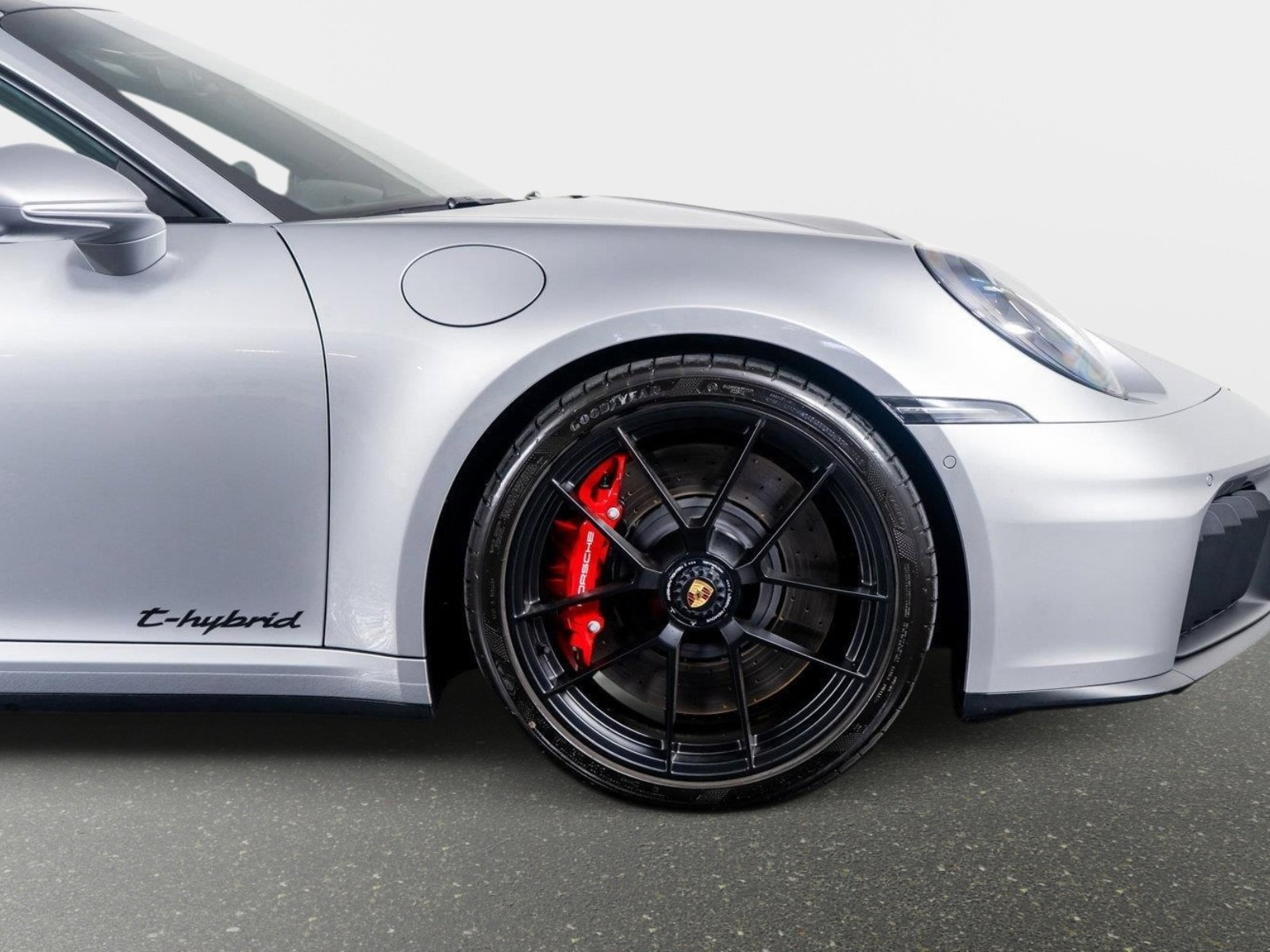 Used 2025 Porsche 911 Carrera GTS RWD image 6