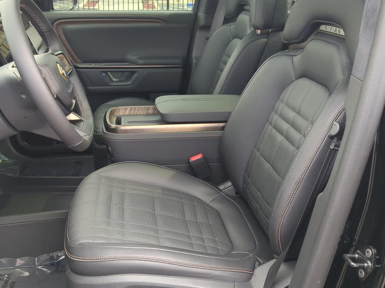 Used 2026 Rivian R1S Premium AWD/4WD image 16