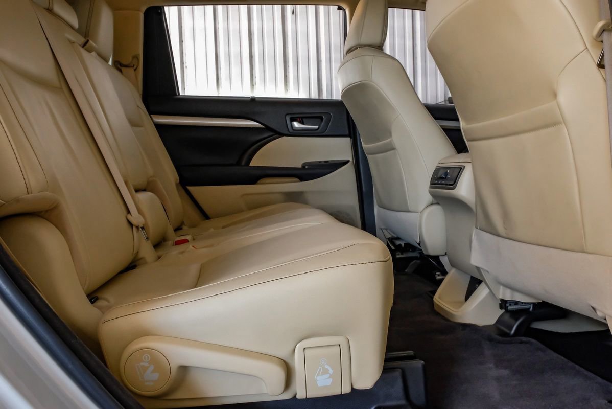Used 2018 Toyota Highlander XLE FWD image 33