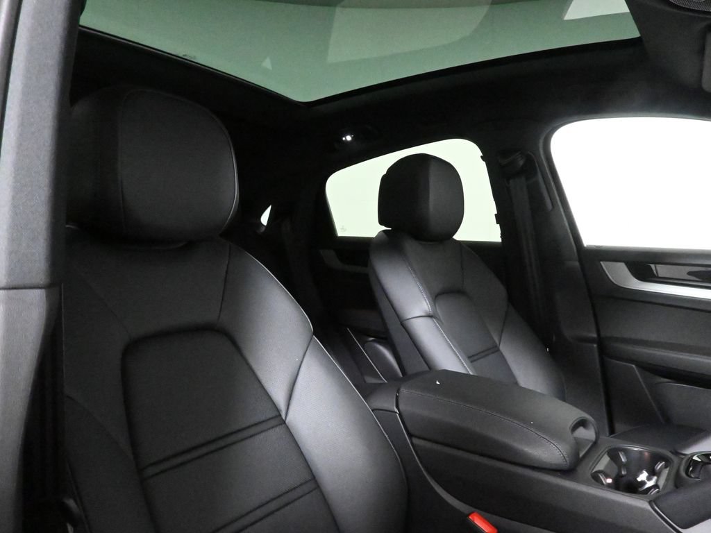 Used 2026 Porsche Cayenne Coupe AWD/4WD image 39