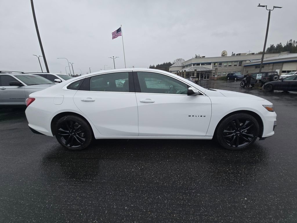 Used 2024 Chevrolet Malibu LT w/ Sport Edition FWD image 2