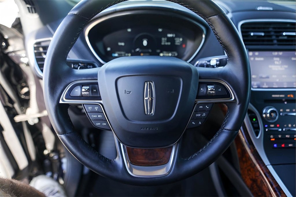 Used 2020 Lincoln Nautilus Reserve w/ Monochromatic Package image 12