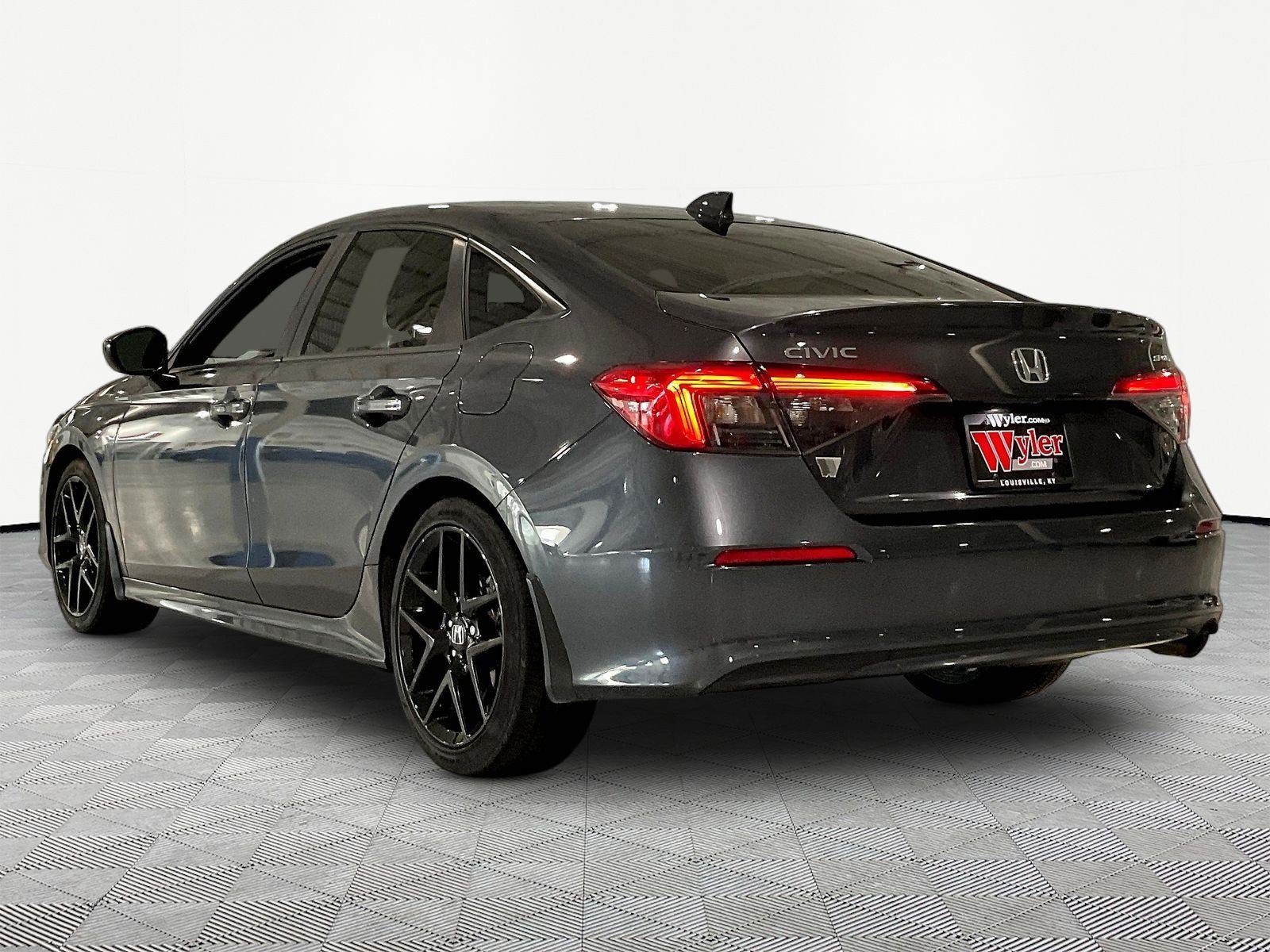 Used 2024 Honda Civic Sport image 4