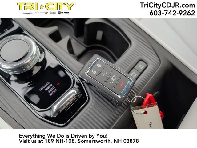 New 2026 Jeep Cherokee Limited image 27