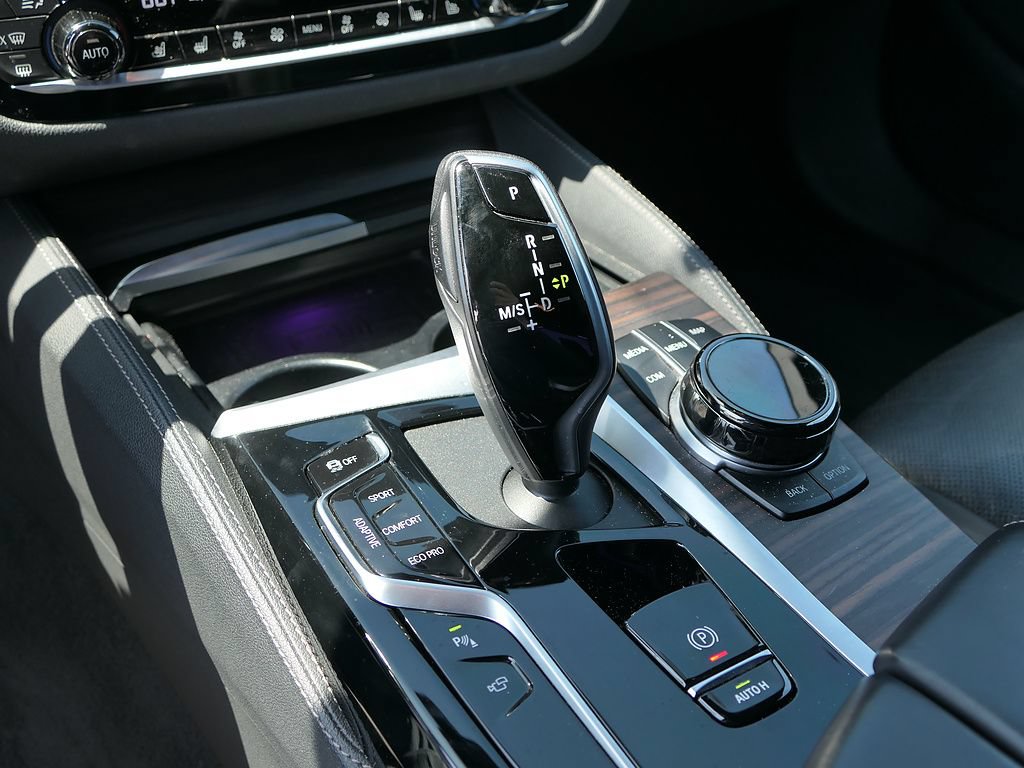 Used 2023 BMW M550i xDrive w/ Executive Package AWD/4WD image 23